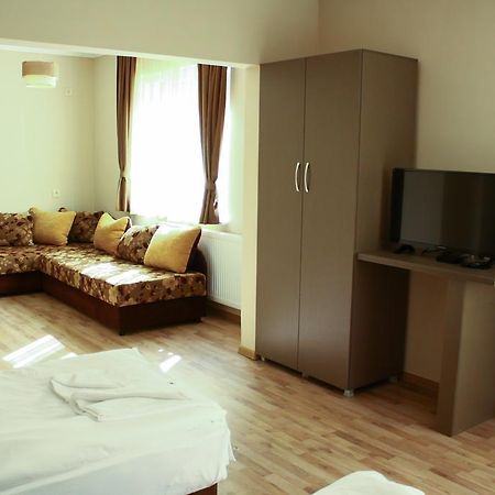 Guest House Central Kurdzhali ภายนอก รูปภาพ