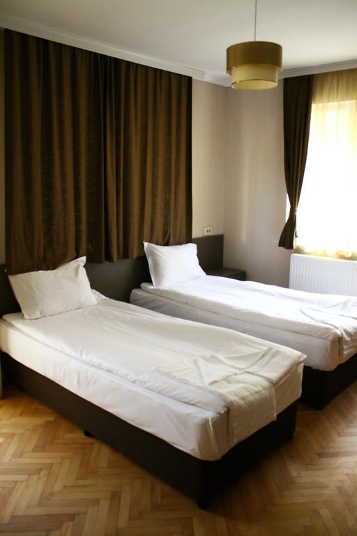 Guest House Central Kurdzhali ภายนอก รูปภาพ